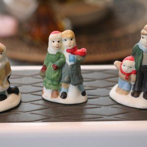 Large pieces CHRISTMAS VILLAGE Figurine Lot People Accessories figures lot of 3